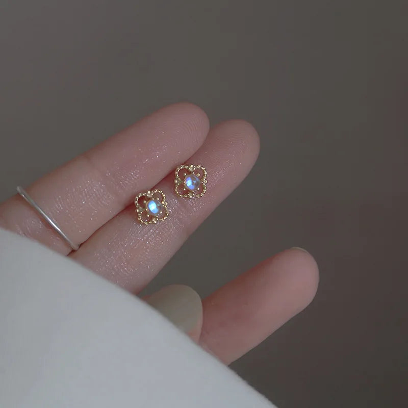 dina Earrings