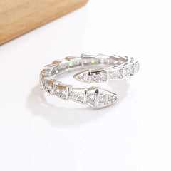 Uopa ring