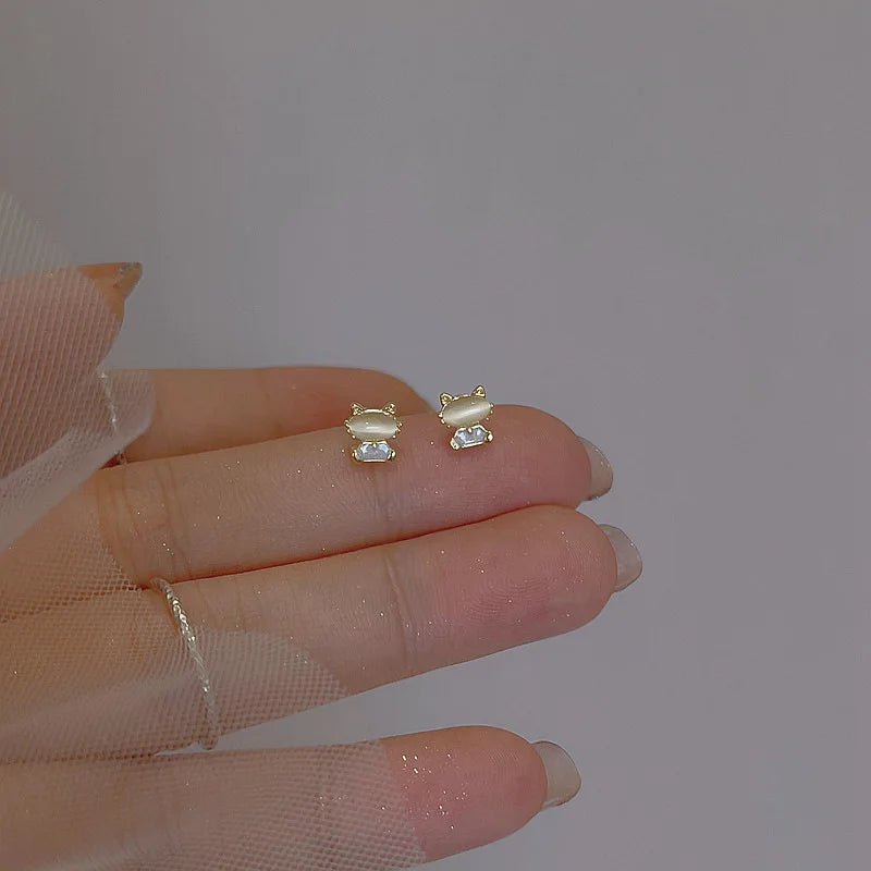 dina Earrings