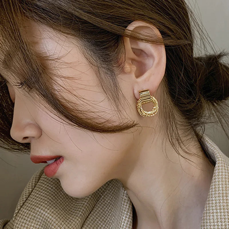 helo earrings